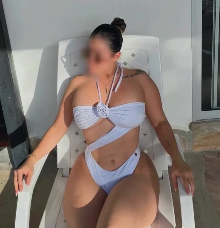 Amalie, 28