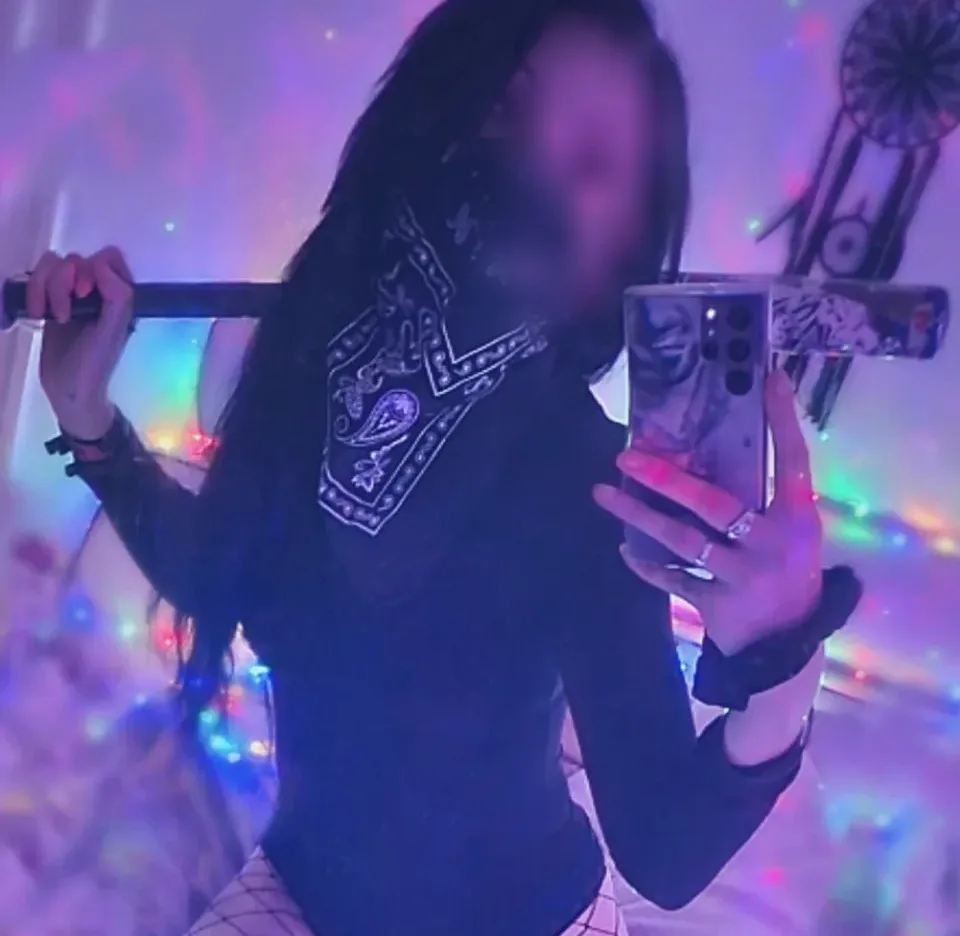 Camilla, 28