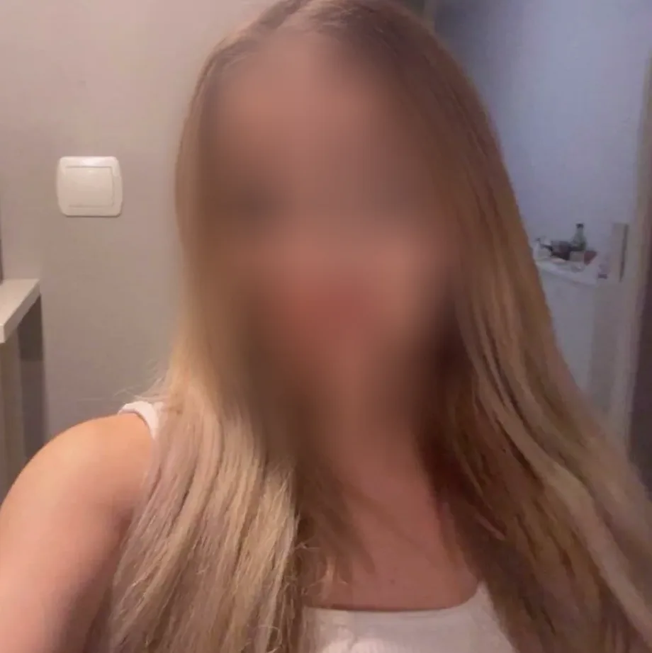 Celina, 24