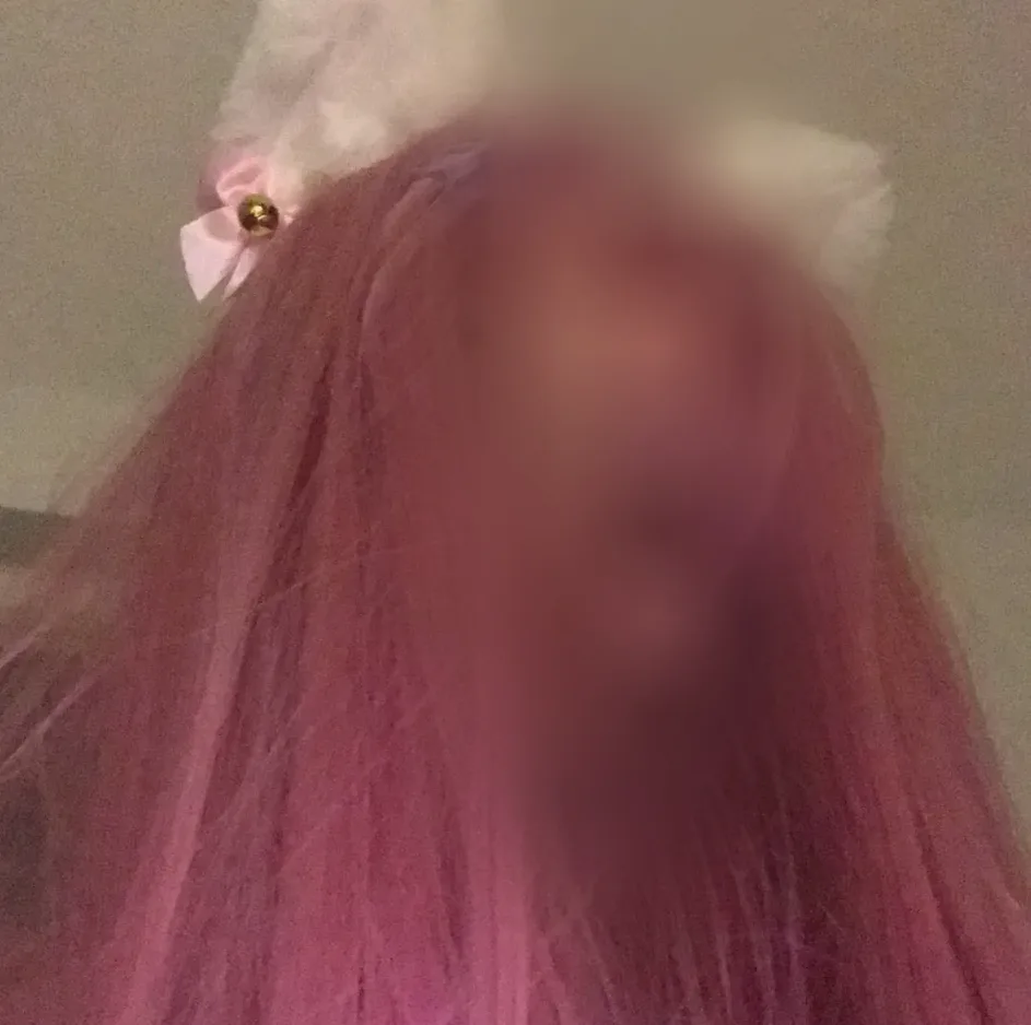 Marianne, 22