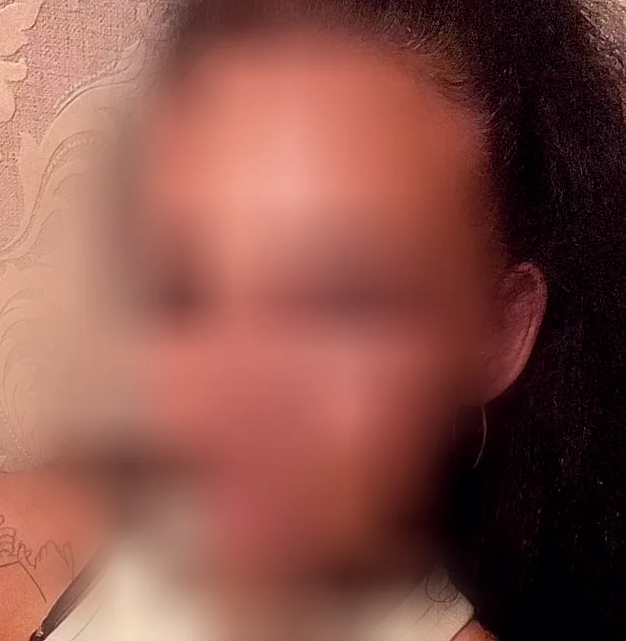 Simone, 38