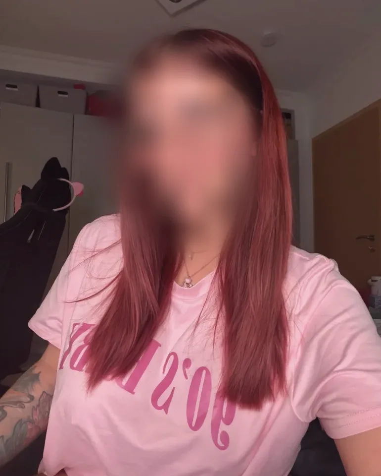 Tilde, 23