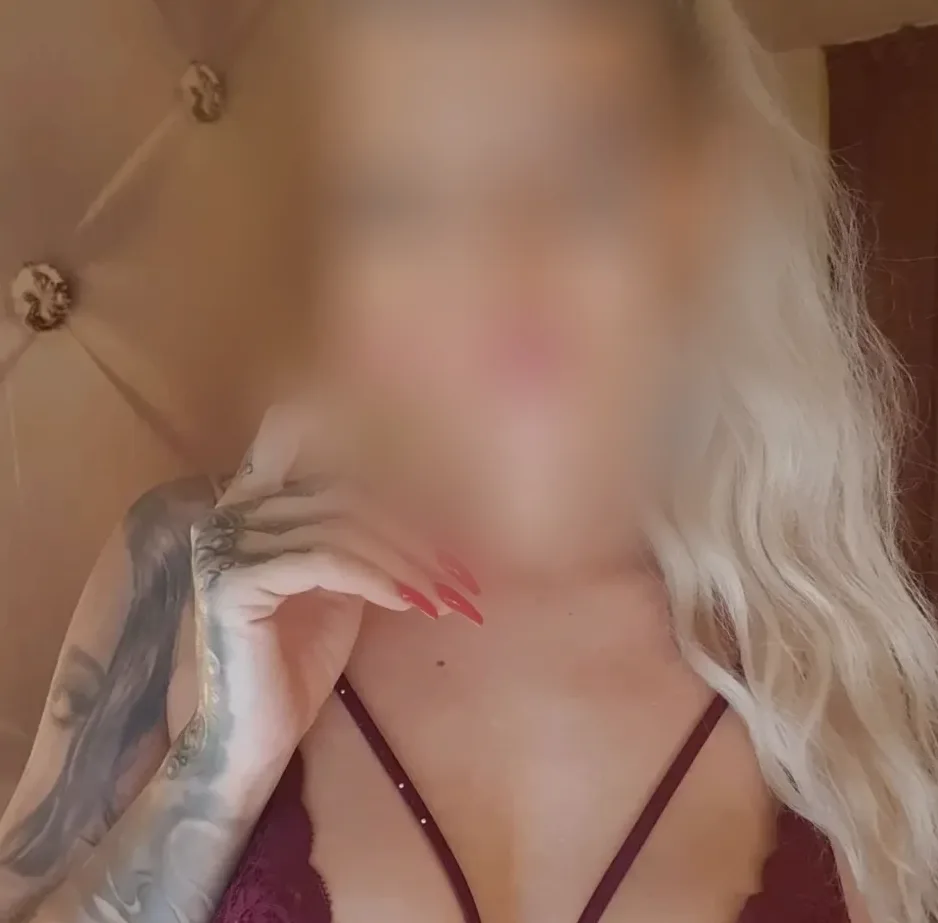 Tina, 30